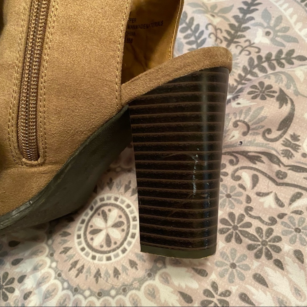 Suede Booties🤎 - Picture 5 of 10
